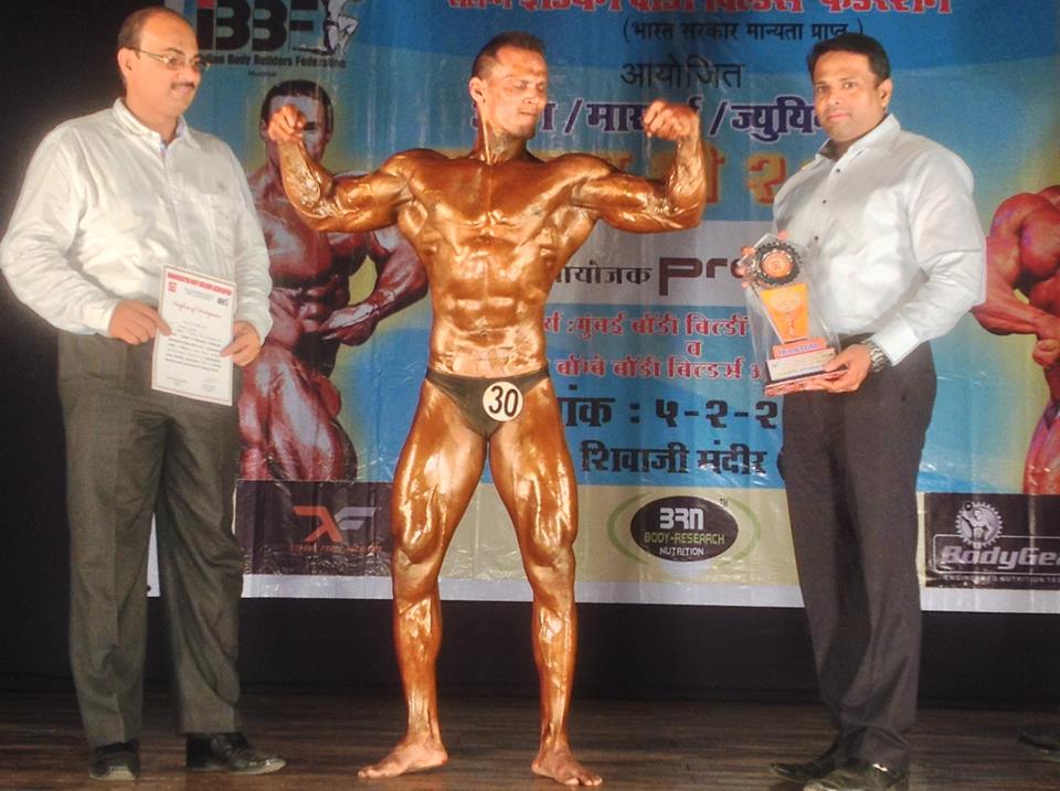 INDIAN BODYBUILDERS OF THE WORLD - MR RAHUL BIST POSING ON STAGE BEFORE  WINNING GOLD MEDAL IN MR ASIA CHAMPIONSHIP LAST YEAR !! HOW MANY LIKES FOR  HIS AMAZING PHYSIQUE !! #IBBOTW .