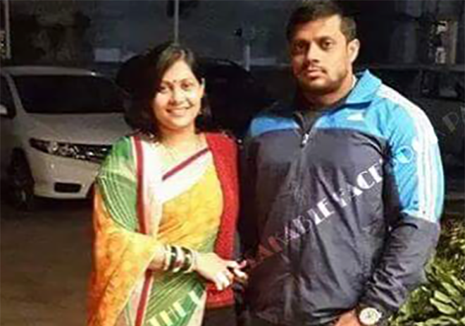 Anil Gochhikar with Wife