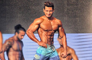 Manoj Patil Pose Mr India 2016